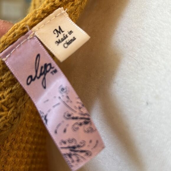 Women’s M mustard thick chunky twisted wrap back sweater - Picture 11 of 12